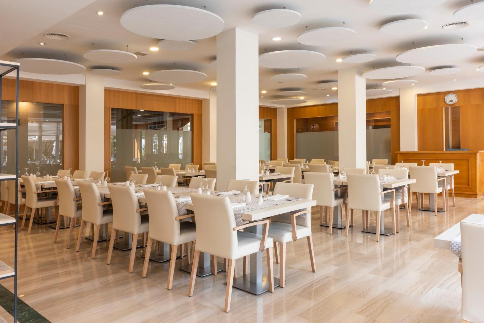 Valentin Reina Hotel